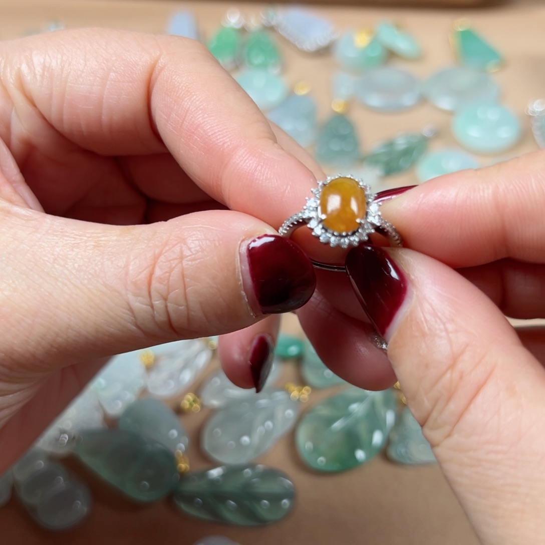 翡翠颈饰银S925镶嵌戒指