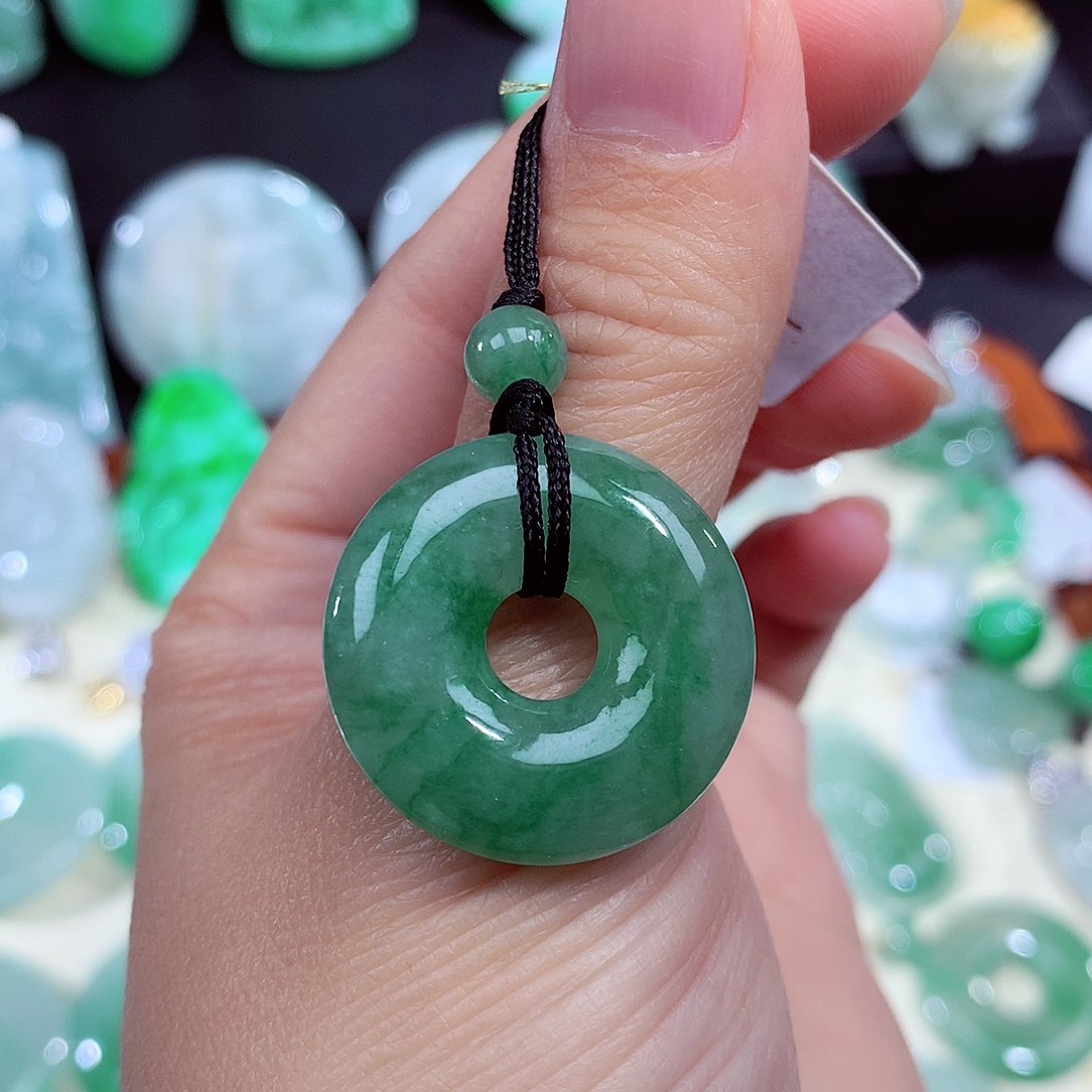 翡翠颈饰未镶嵌翡翠吊坠