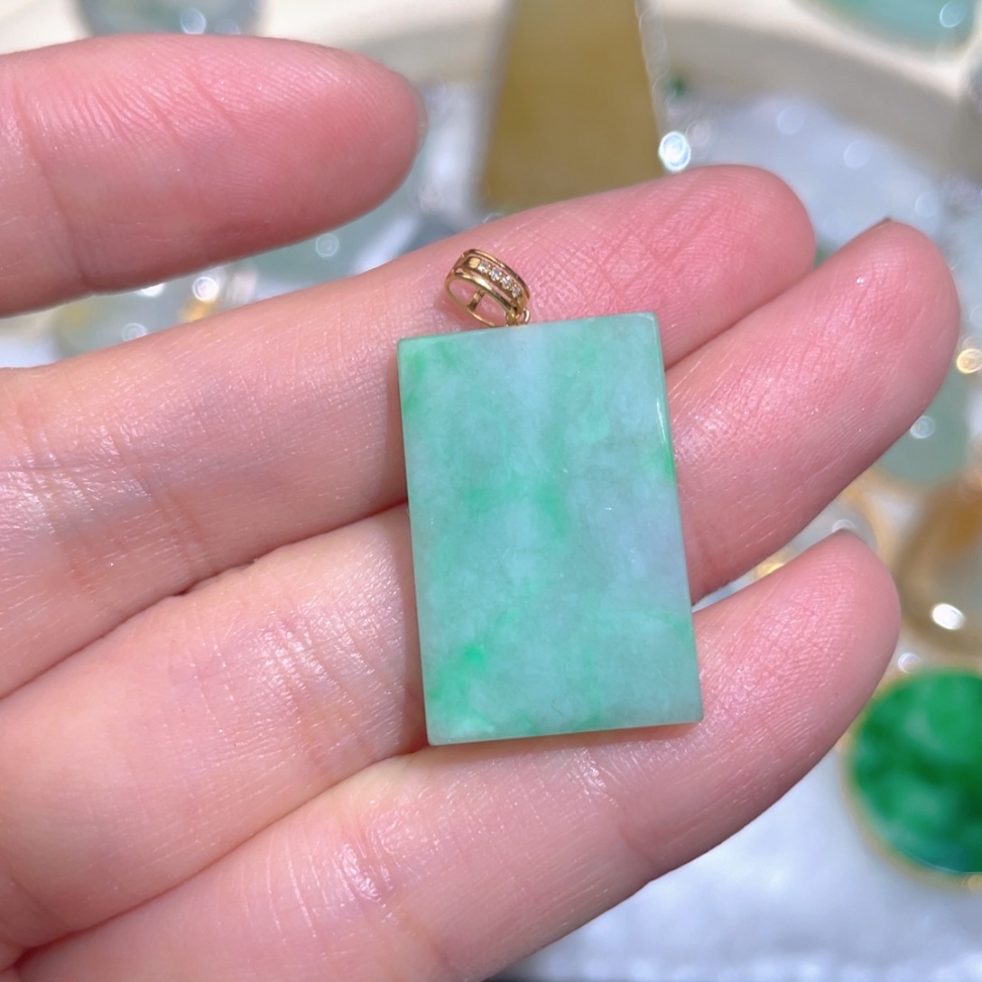 翡翠颈饰18K金镶嵌翡翠