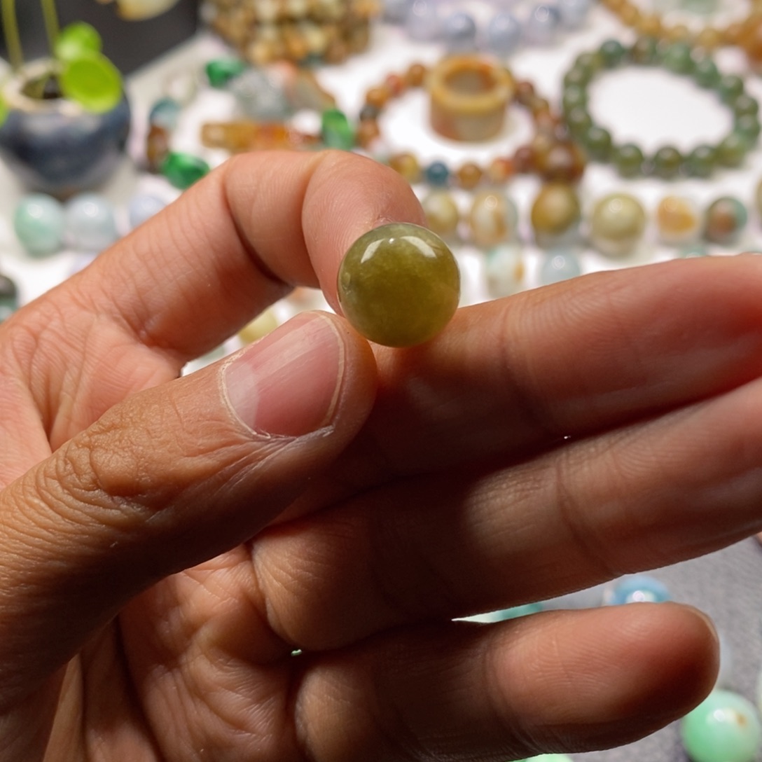 翡翠手链未镶嵌珠子