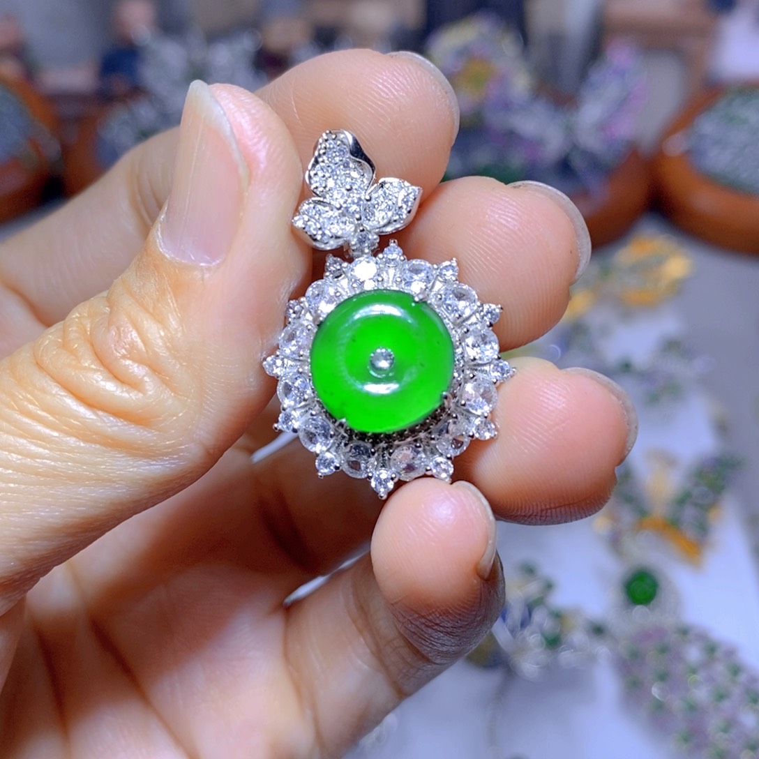 翡翠耳坠银S925镶嵌天然翡翠