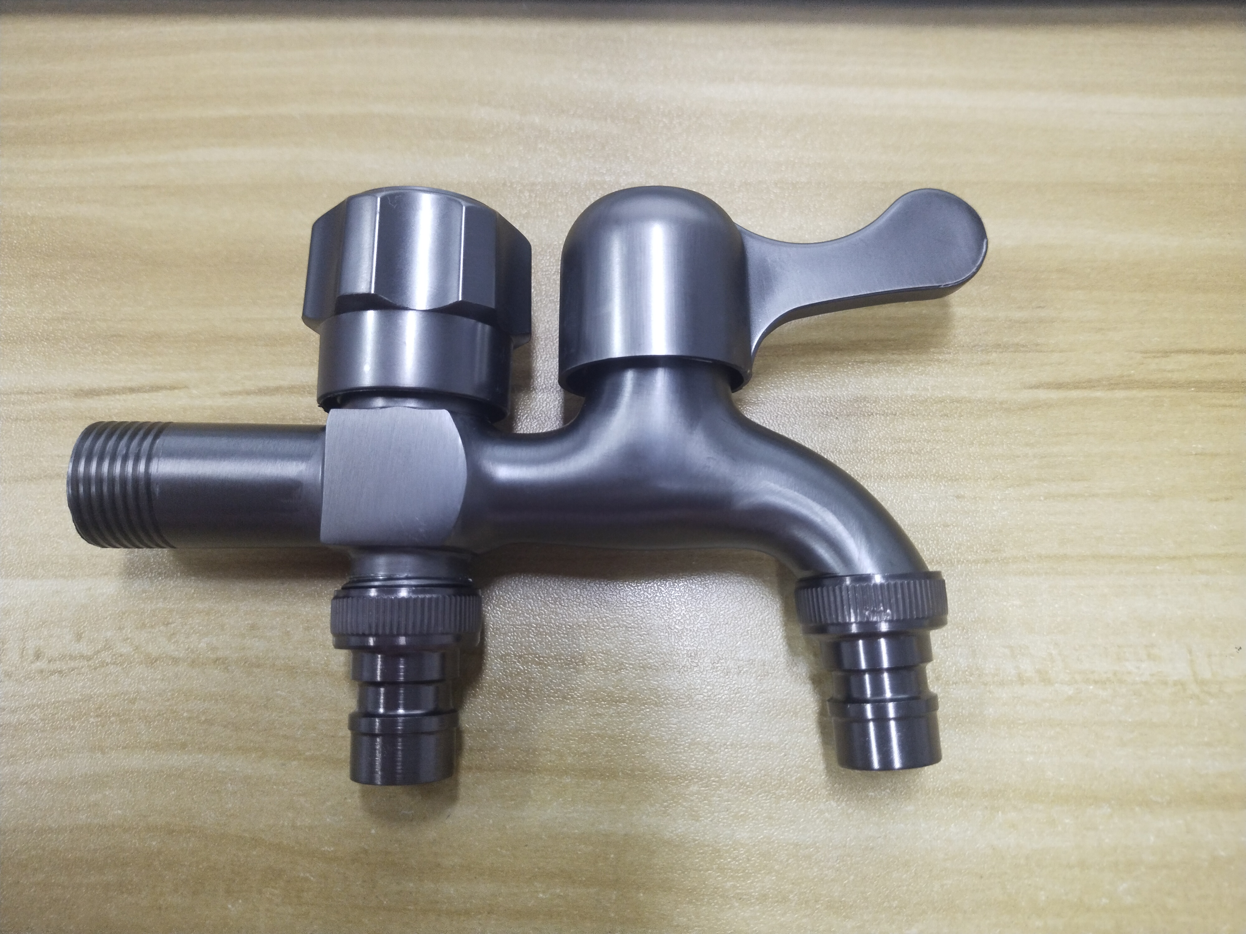 枪灰色双用洗衣机龙头 20037Q  