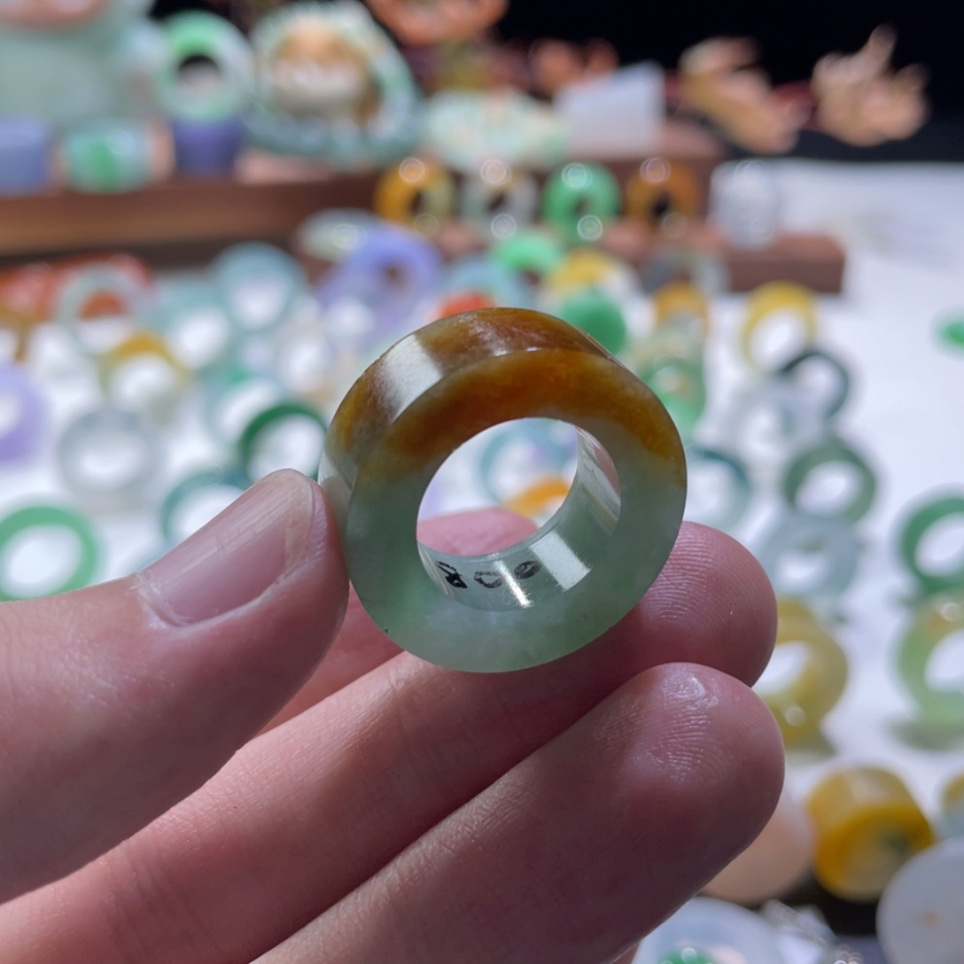 未镶嵌定制翡翠黄加绿9-17