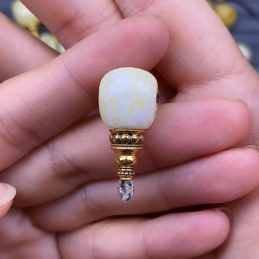 琥珀18K金镶嵌裸石13mm 蜜蜡三通