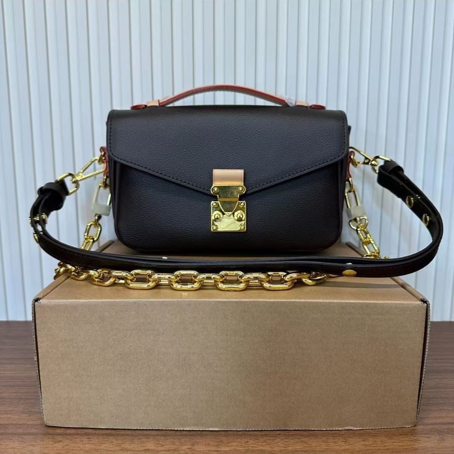 2025秋冬新款邮差包经典百搭时尚休闲简约轻奢