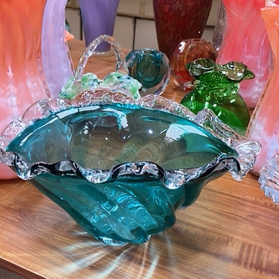 琉璃花瓶高16厘米口径38厘米