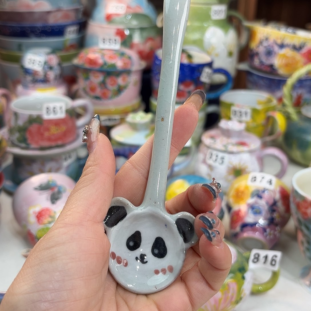 瓷片我不敢看电视我在床