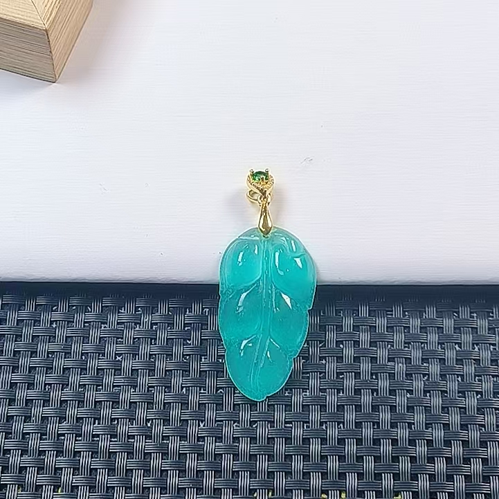 （聚宝严选）D088老蓝冰叶子吊坠百搭精致气质妈妈款时尚精美