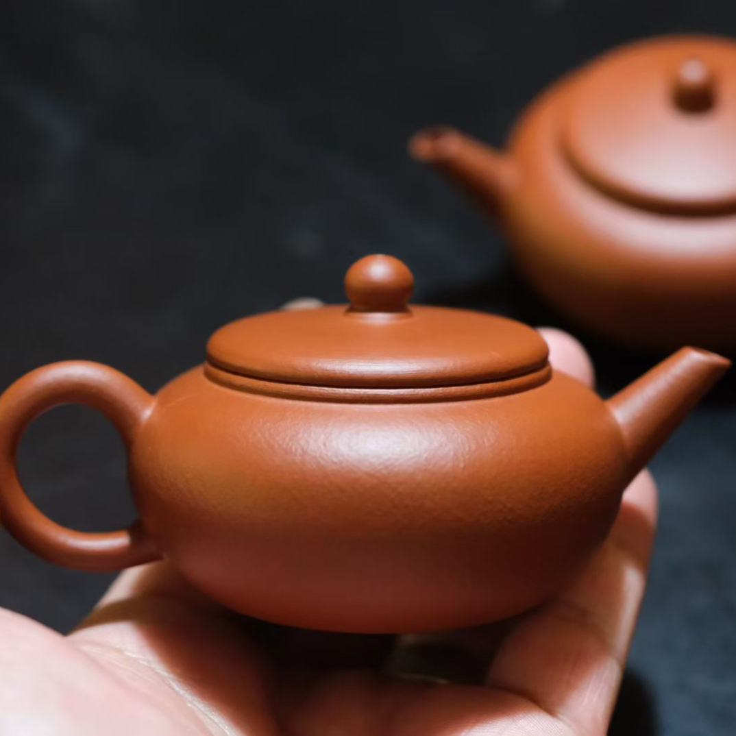 【小崔的茶事】卢哲群平盖水平潮州朱泥纯手工手拉泡茶壶90cc