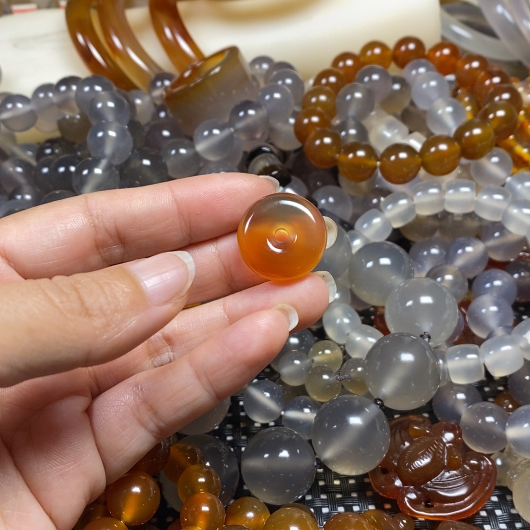 洛***一玛瑙/玉髓未镶嵌玛瑙平安扣