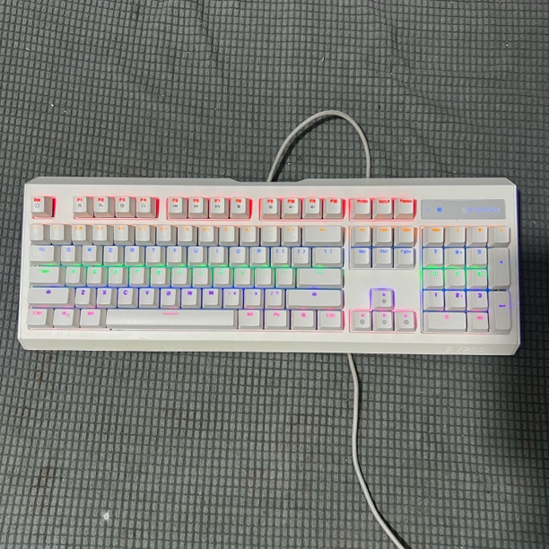8新 Rapoo/雷柏 雷柏V500L有线机械键盘。