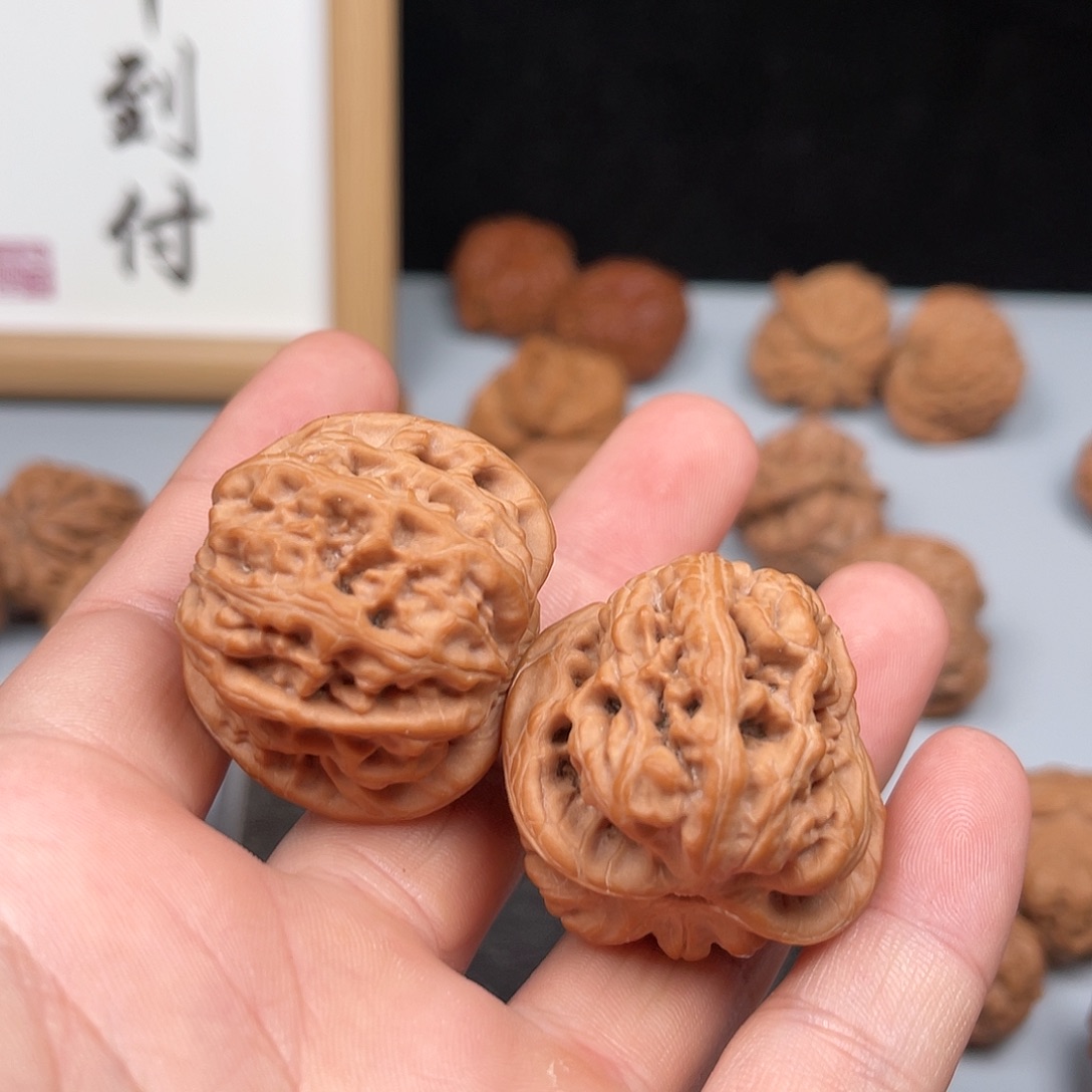 核桃平谷玉柱一只棱有磕