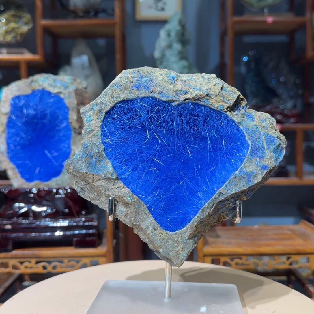 ****8石材巴西蓝铜矿发晶共生矿