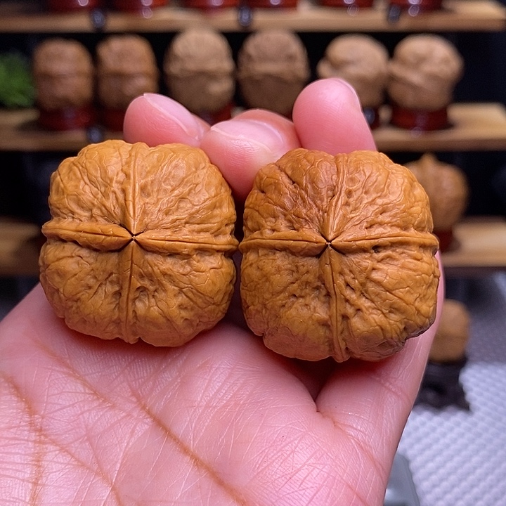 文玩核桃吊坠小八一四棱8