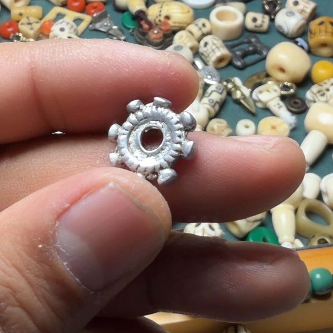 凌***.恭喜发财，扎西德勒