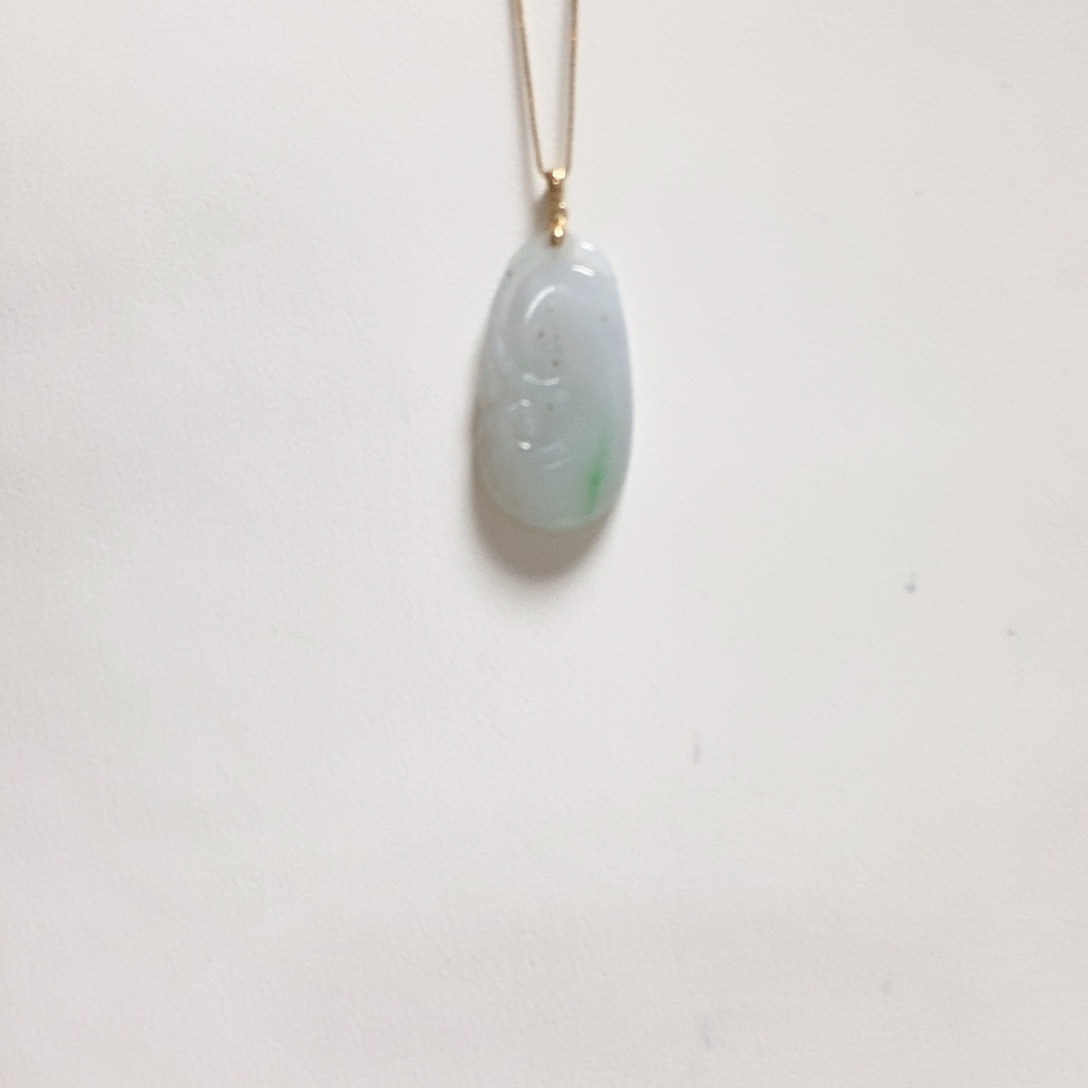 翡翠18K金镶嵌颈饰简单