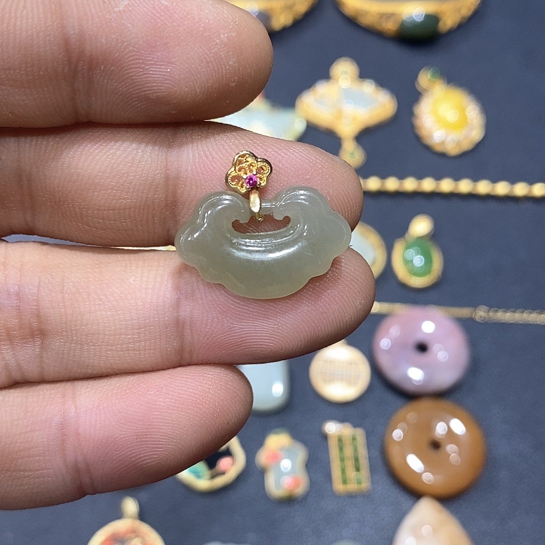 和田玉颈饰银S925镀金镶嵌