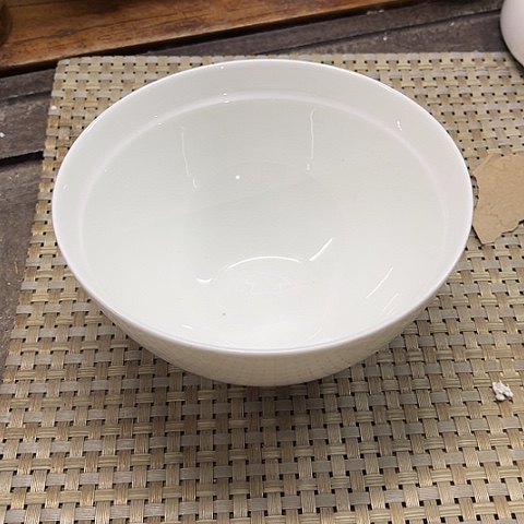 微瑕，不能明火，约口径16高8，4个骨瓷面碗