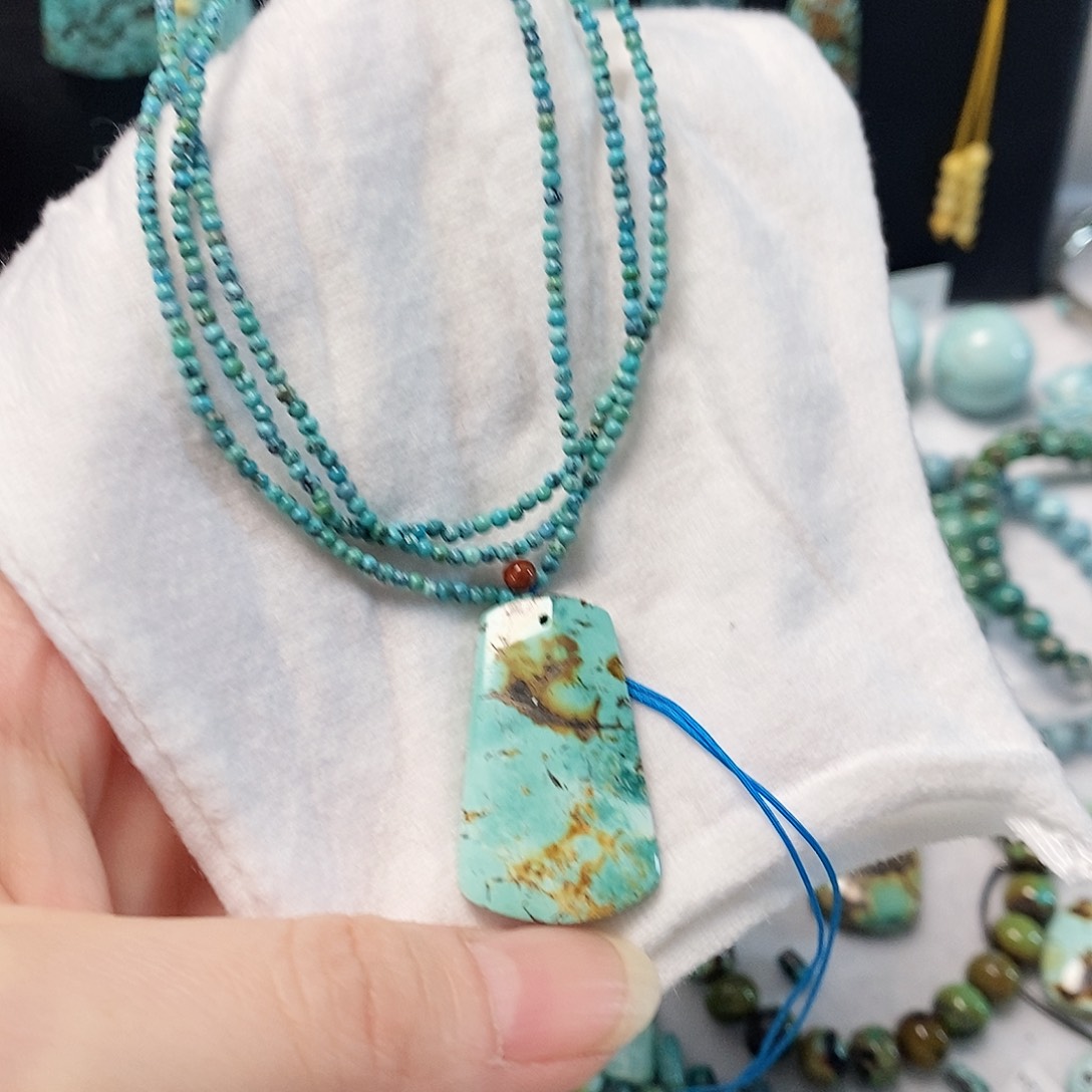 绿松石未镶嵌珠宝奇石