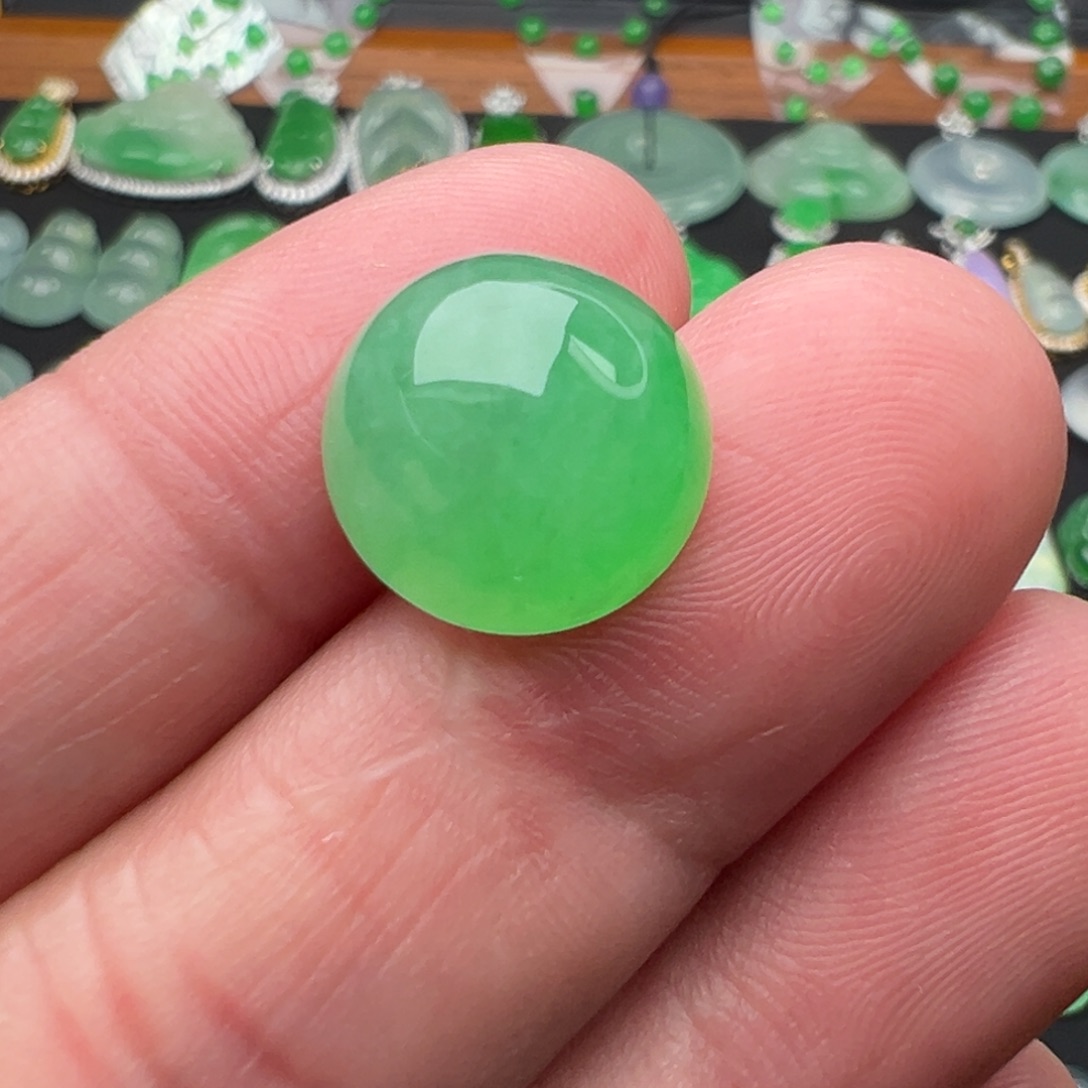 翡翠颈饰未镶嵌蛋面13.2