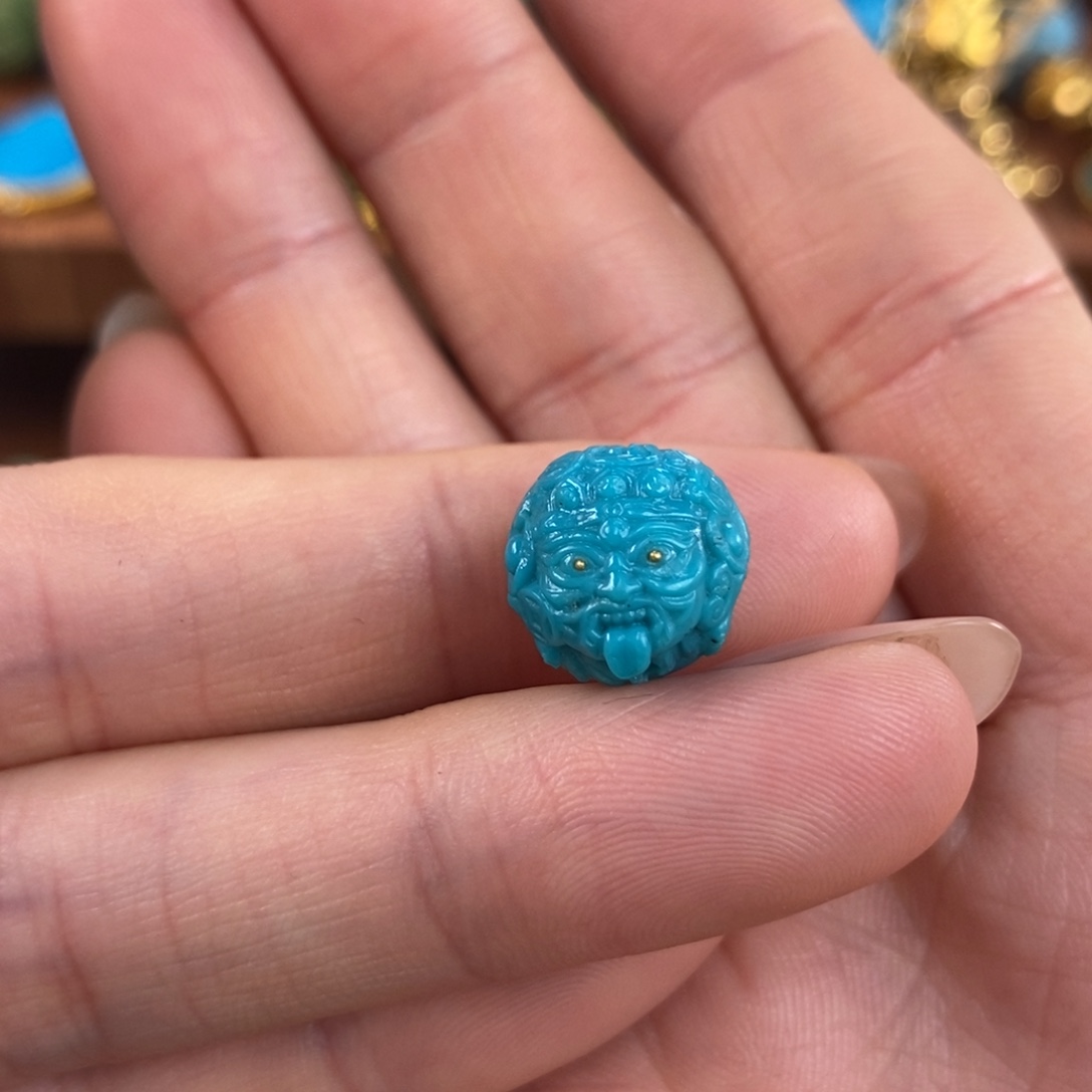 绿松石未镶嵌。扎基