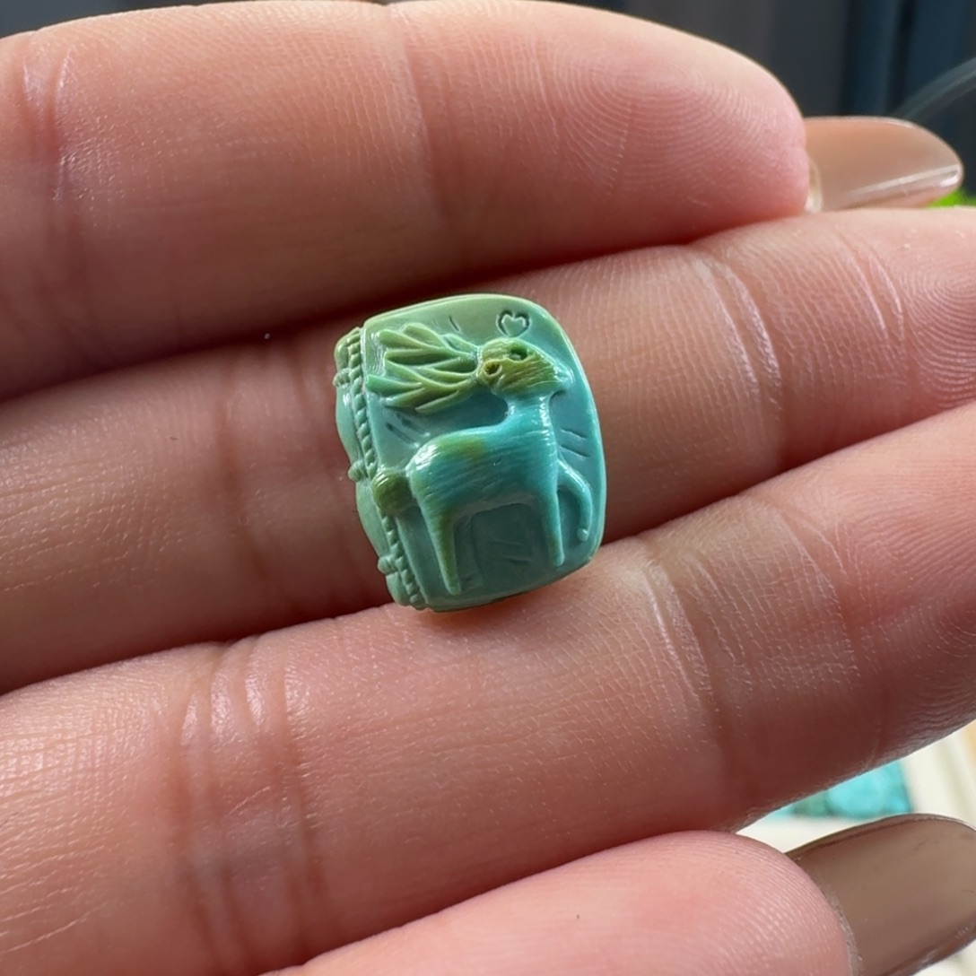 绿松石未镶嵌颈饰