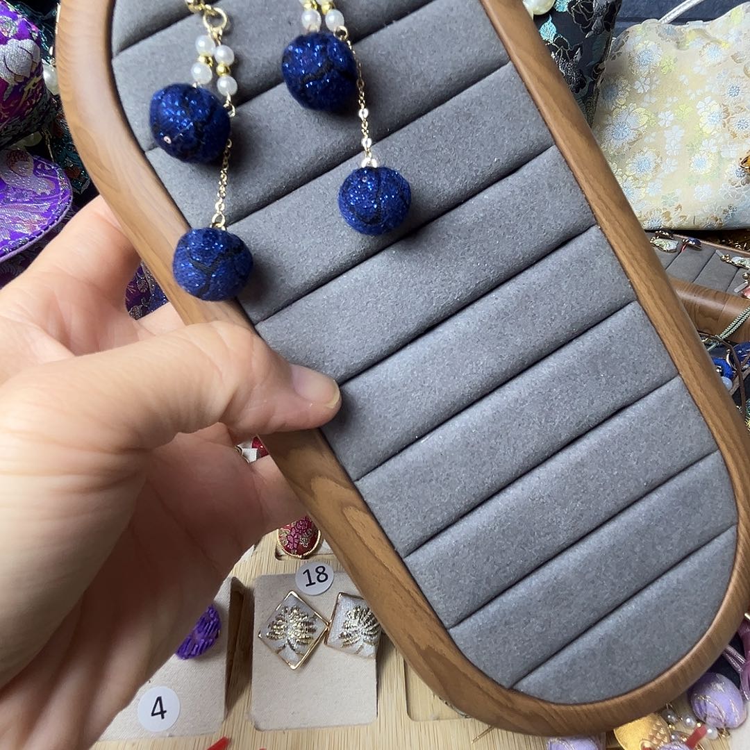 布艺锌合金上久楷窗花纹锦耳坠一对