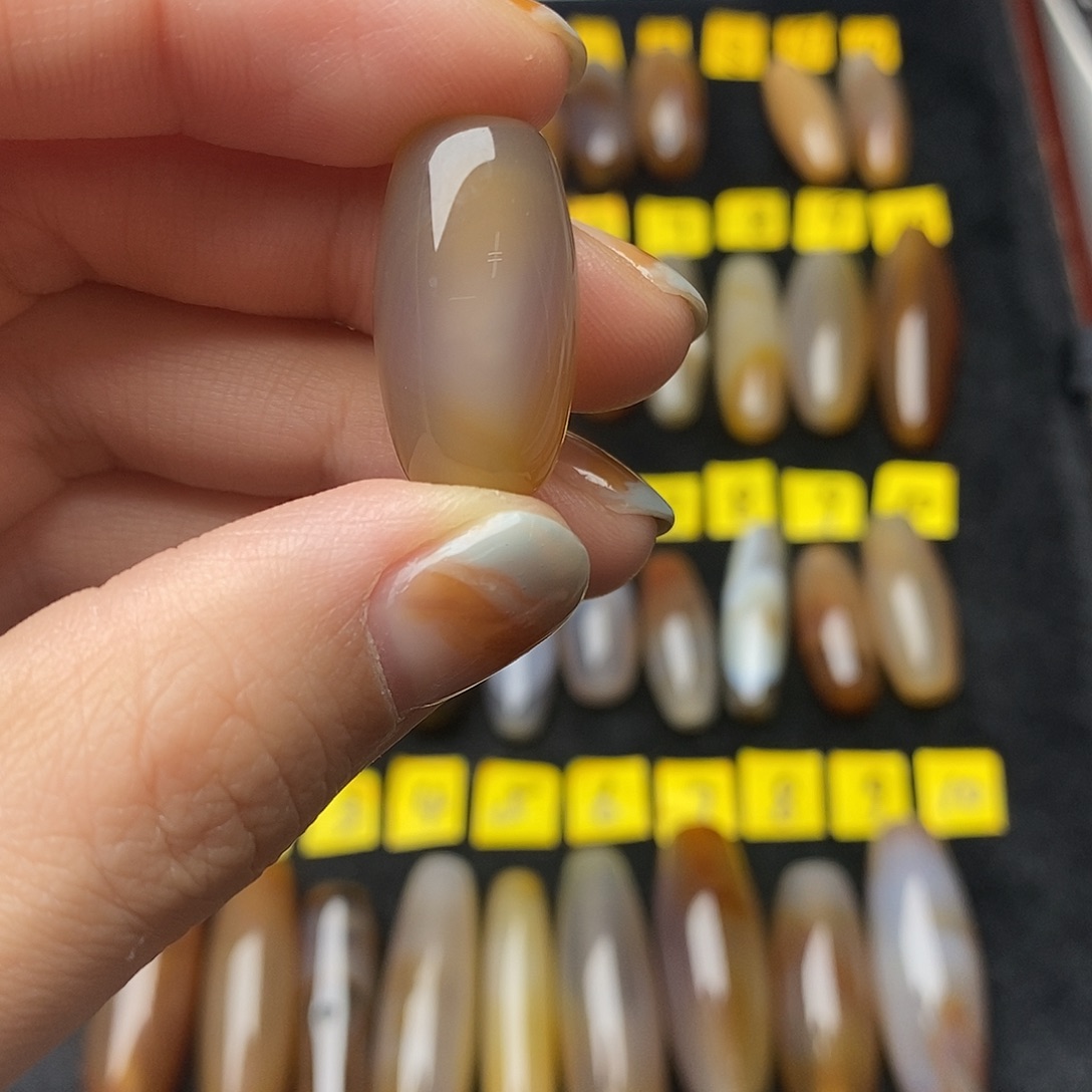 ****画玛瑙/玉髓未镶嵌颈饰