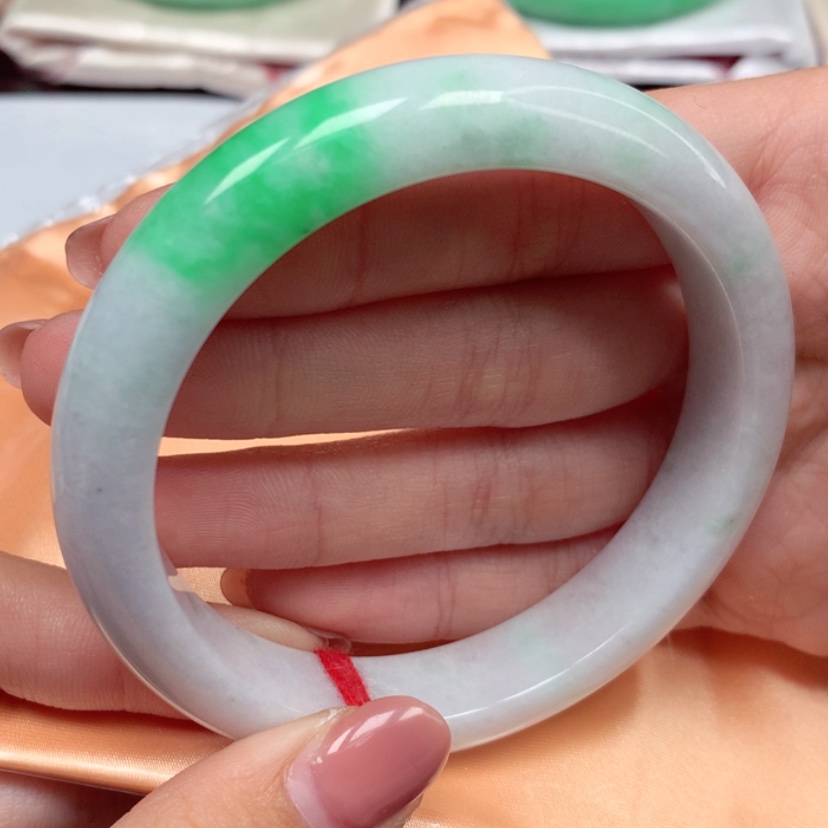 【闪购商品】翡翠手镯未镶嵌60圈