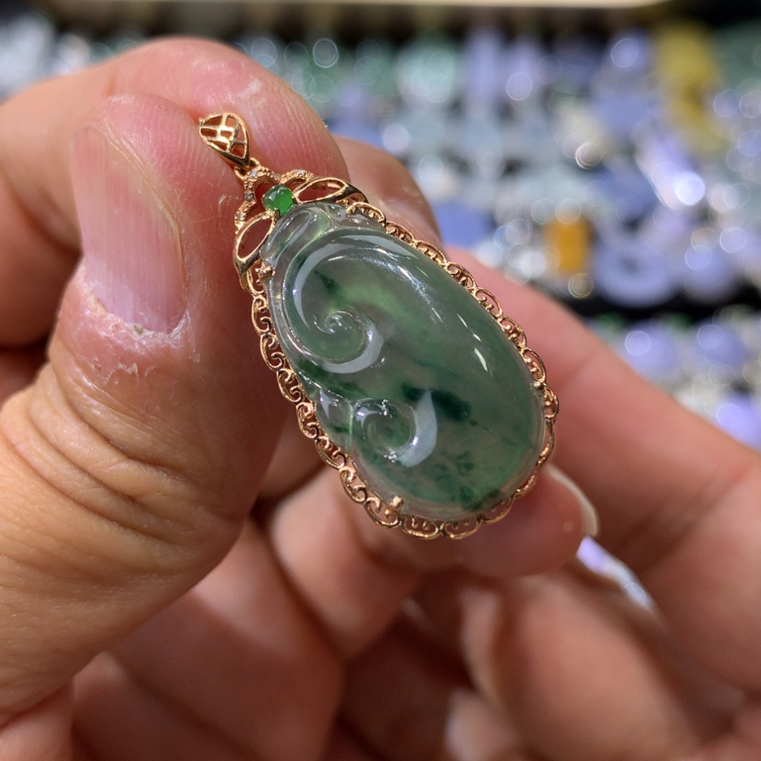 翡翠吊坠(不含链)18K金镶嵌