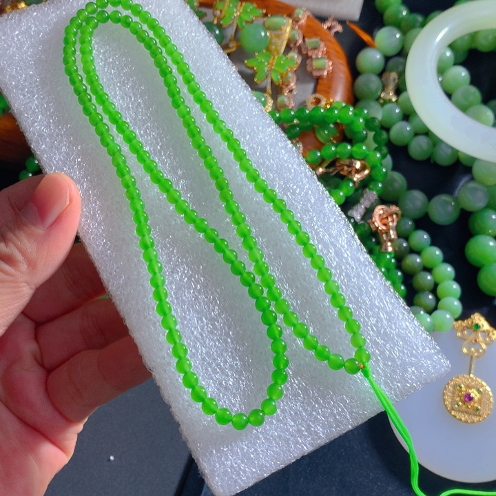 和田玉（碧玉）苹果绿珠子未镶嵌
