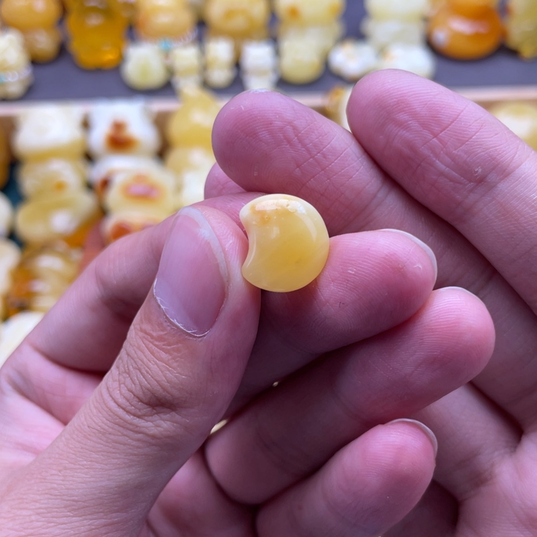 琥珀未镶嵌裸石蜜蜡