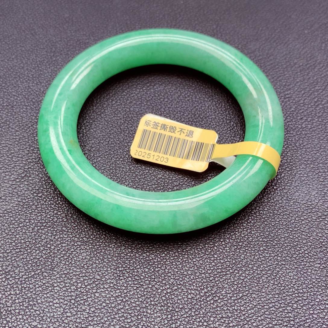 r***t翡翠未镶嵌手镯定金