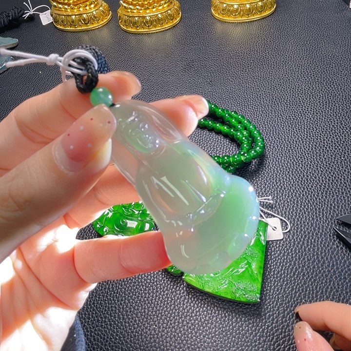 翡翠颈饰未镶嵌12，