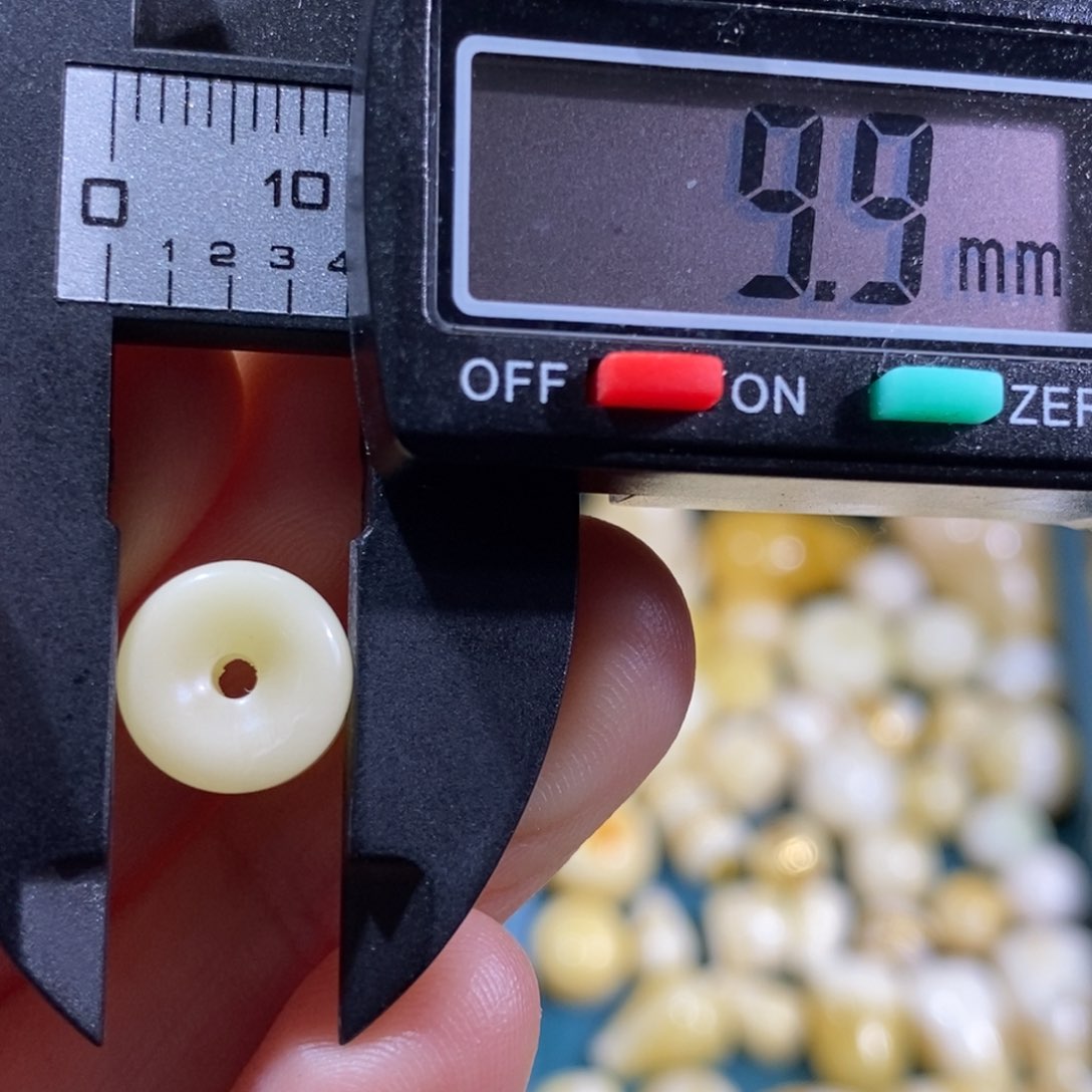 蜜蜡裸石未镶嵌配饰