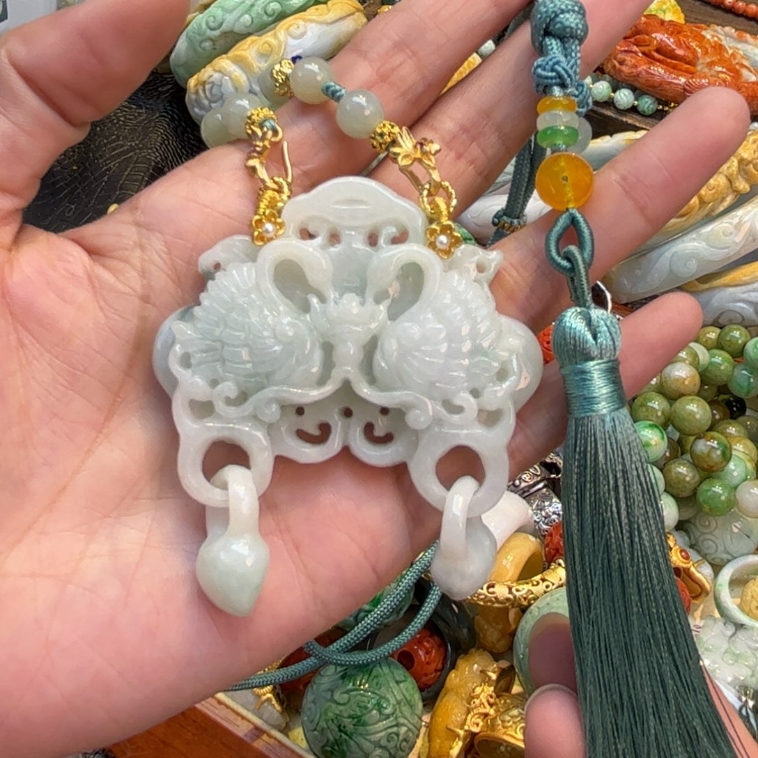 翡翠颈饰未镶嵌待编款