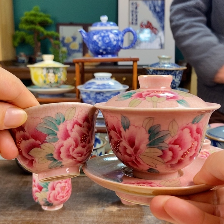 瓷片小**萄手工制作工艺精湛等特点