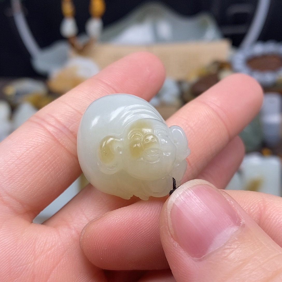 和田玉颈饰未镶嵌8