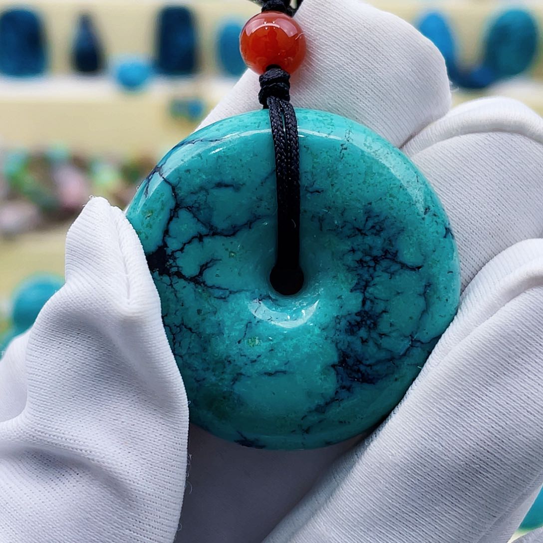 绿松石颈饰未镶嵌