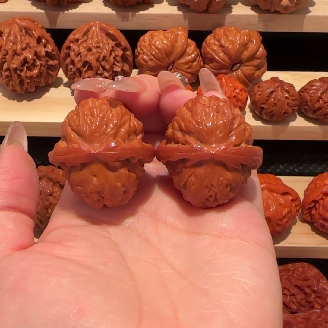 文玩核桃吊坠白狮子34精品1849