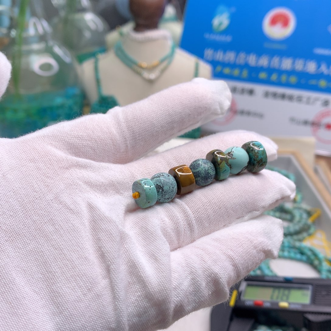 绿松石未镶嵌饰品