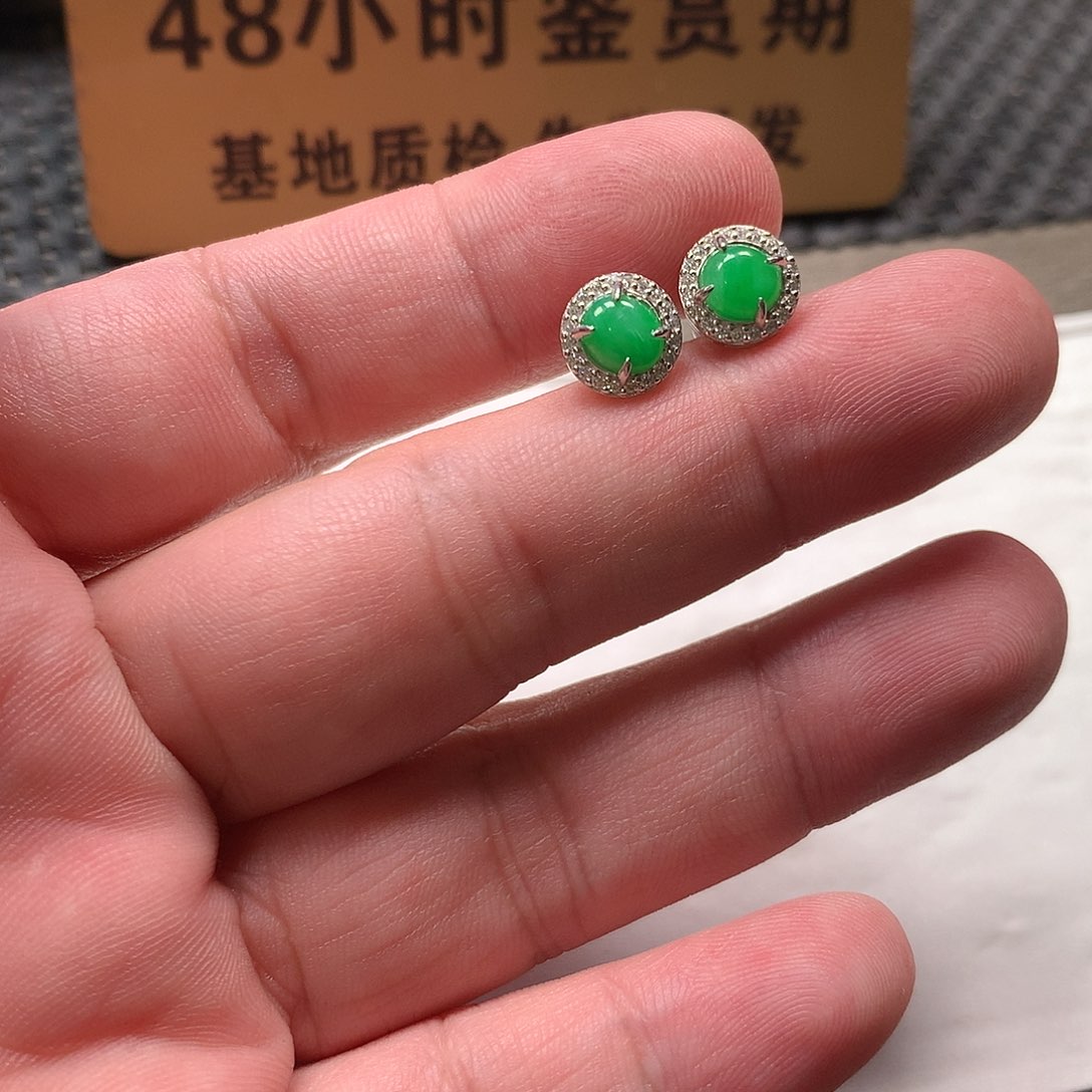 颈饰银S925镶嵌翡翠耳钉