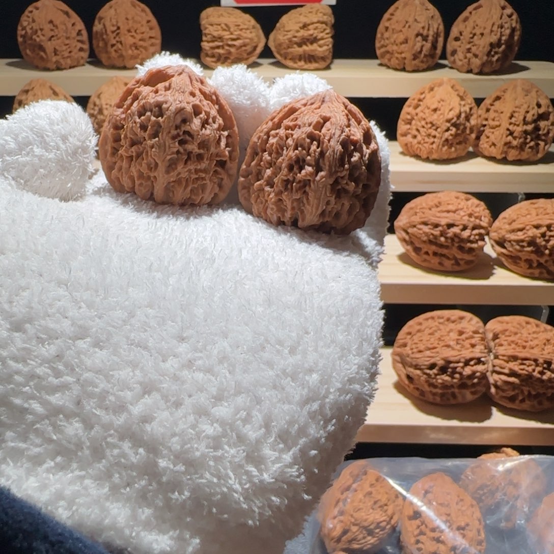 文玩核桃吊坠40奥迪三角