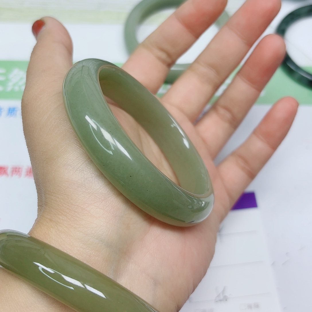 石英质玉未镶嵌手镯94/56