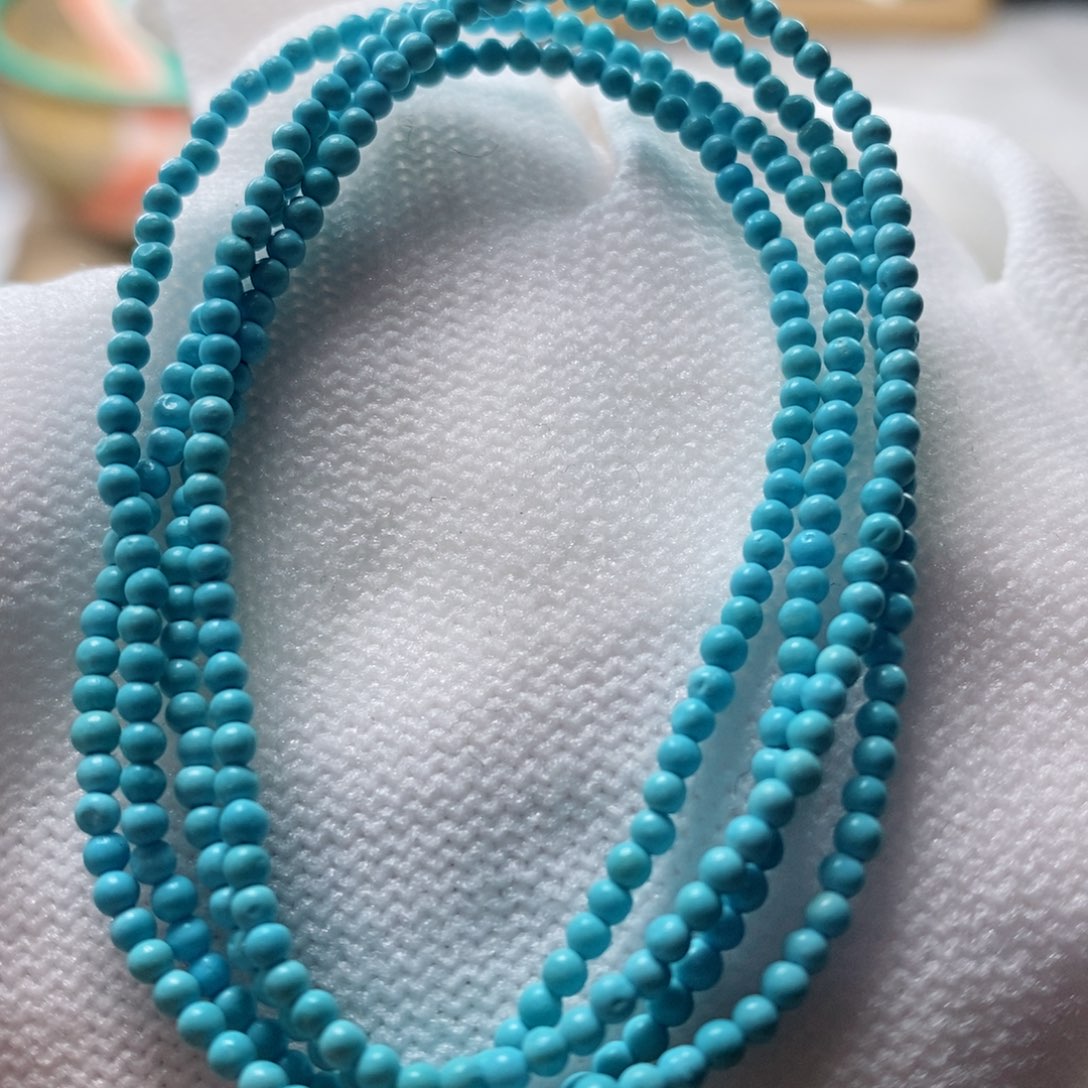 绿松石颈饰未镶嵌