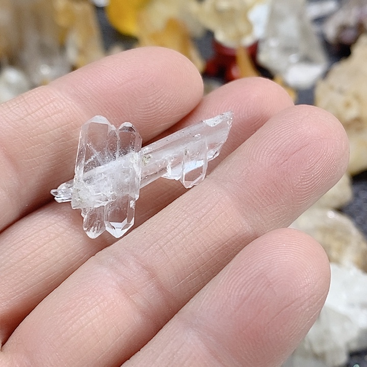 水晶珠宝半成品未镶嵌缝合水晶 4克重