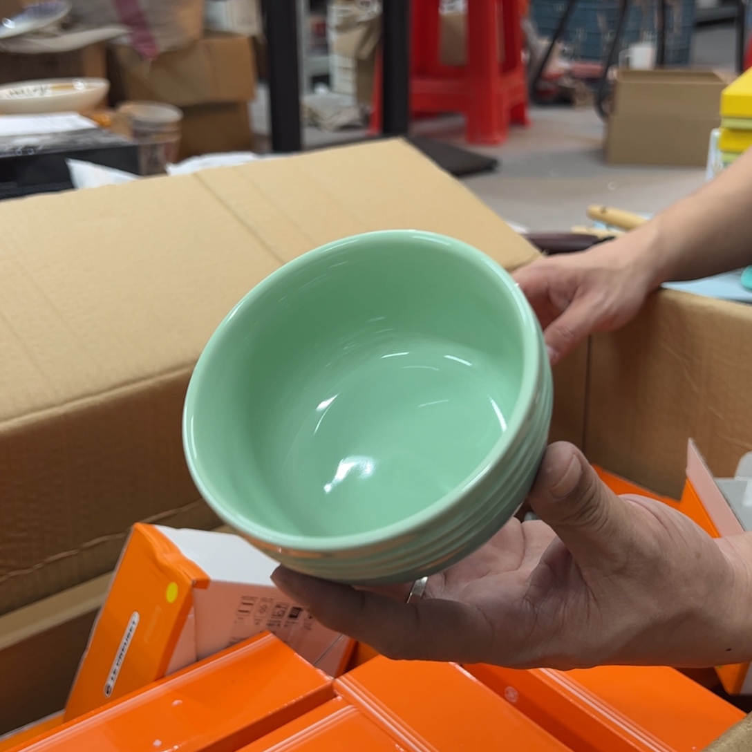 瓷轻虹米饭碗青羽色的