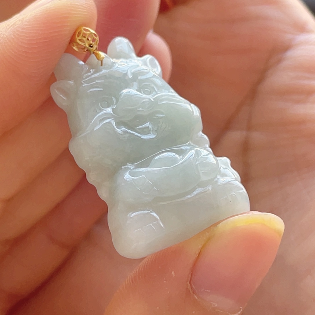 翡翠颈饰18K金镶嵌龙