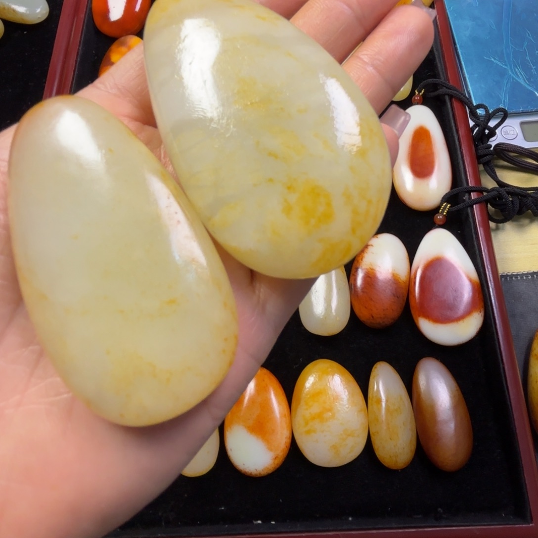 光***离和田玉未镶嵌颈饰