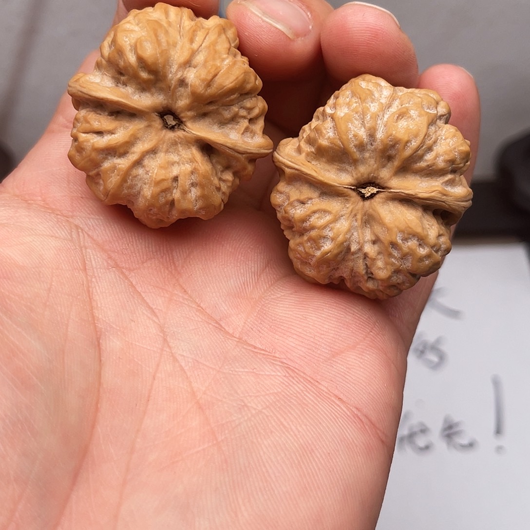 李***游文玩核桃吊坠延庆